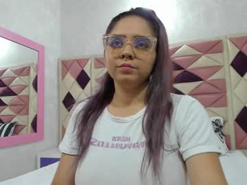 _kisses_luna